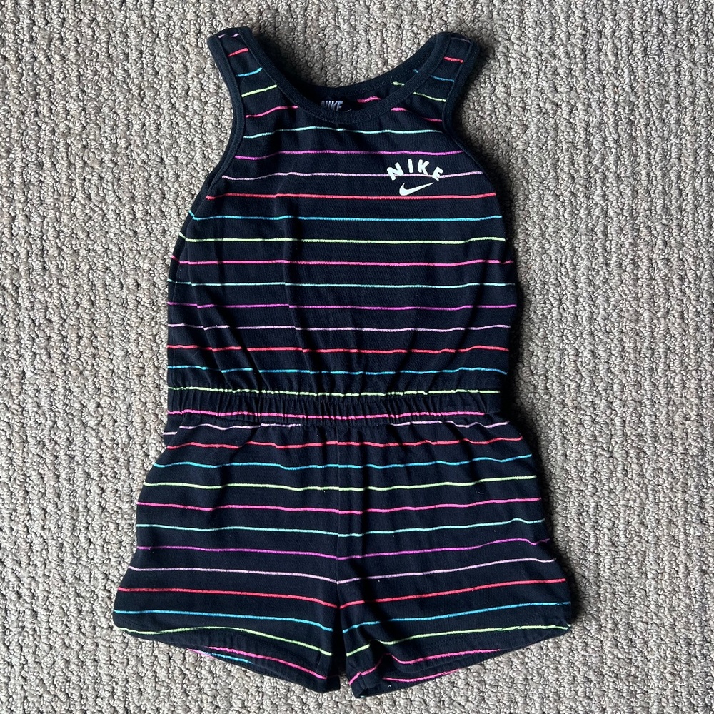 Girl’s Nike romper size 5/6